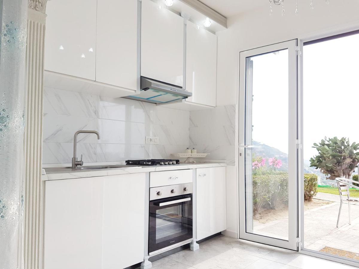 Apartmán Blue Diamond Parghelia Exteriér fotografie